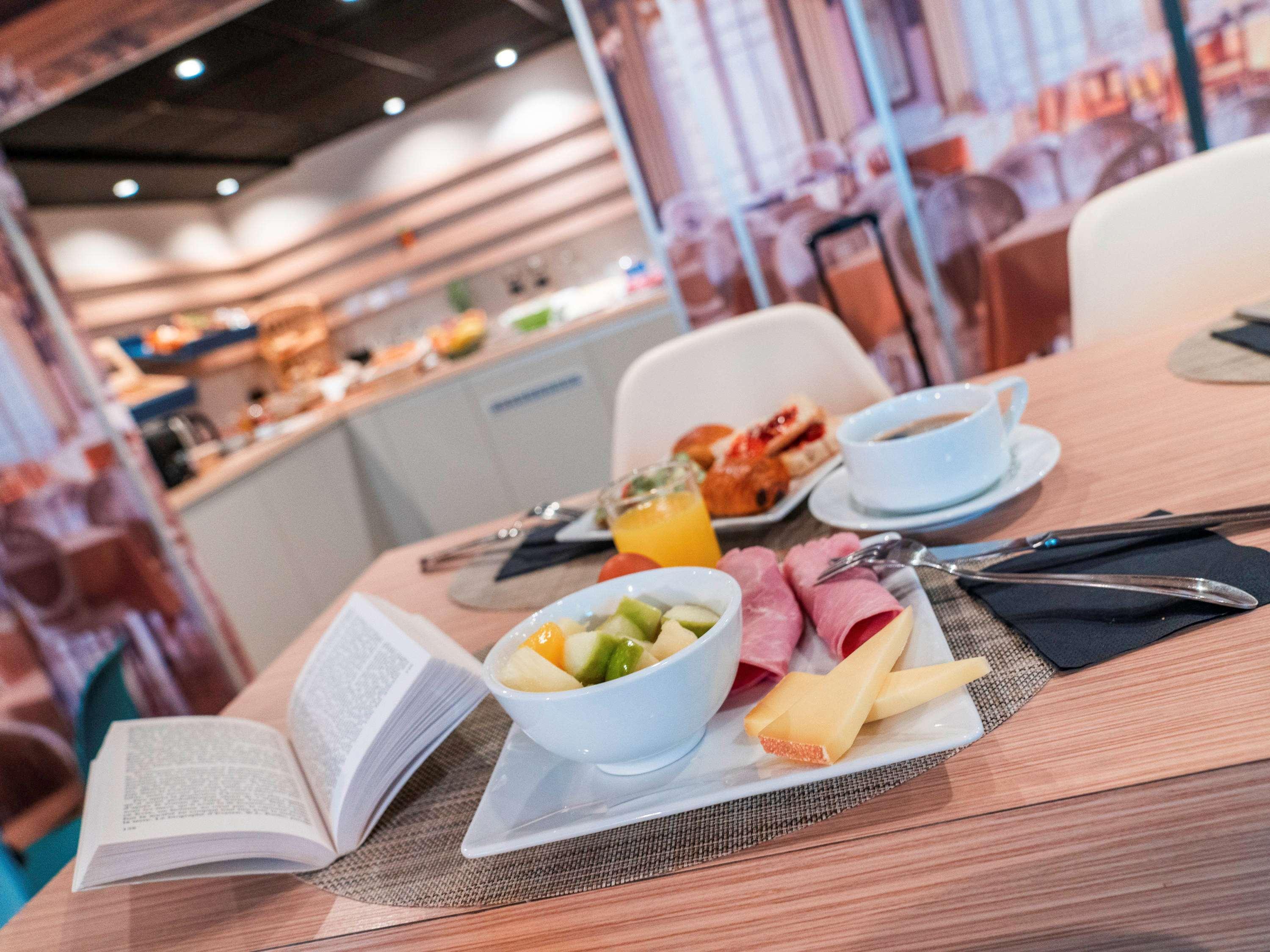 Ibis Styles Clamart Gare Grand Paris Exterior foto
