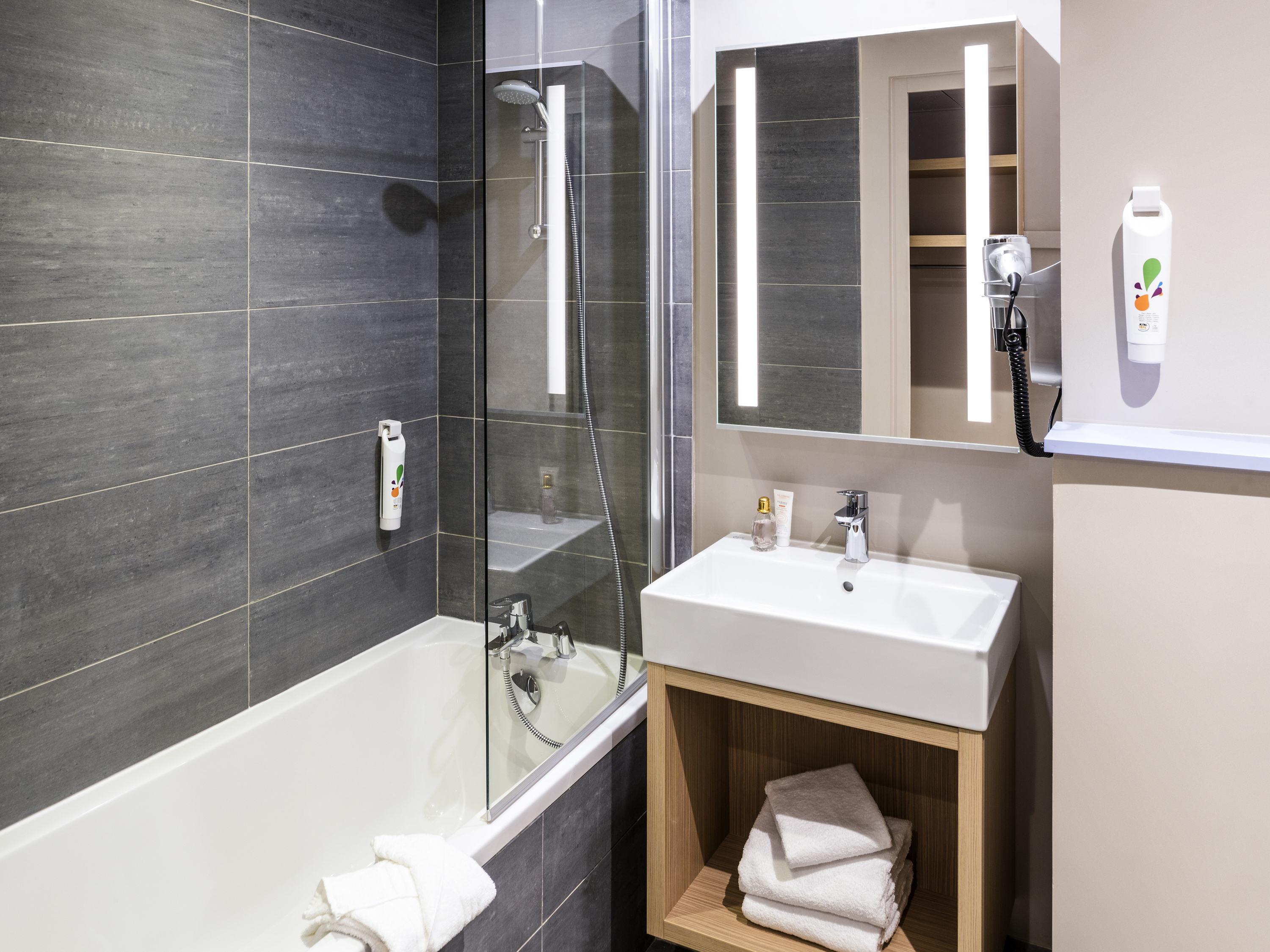 Ibis Styles Clamart Gare Grand Paris Exterior foto